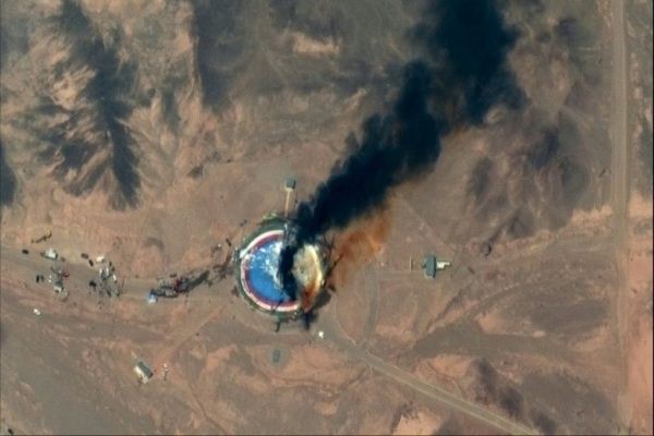 صورة من الفضاء تظهر محاولة فاشلة لإطلاق صاروخ إيراني في مركز الإمام الخميني للفضاء في سمنان