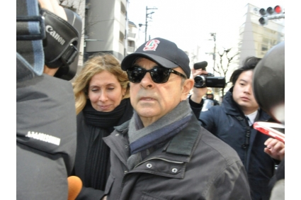 محامي كارلوس غصن يهاجم نيابة طوكيو