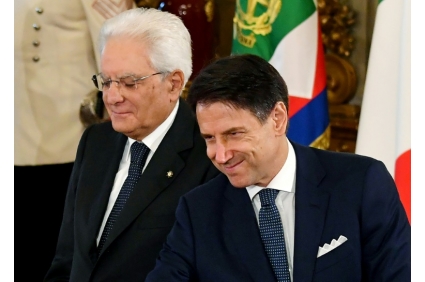 حكومة مؤيدة لأوروبا تقسم اليمين في إيطاليا