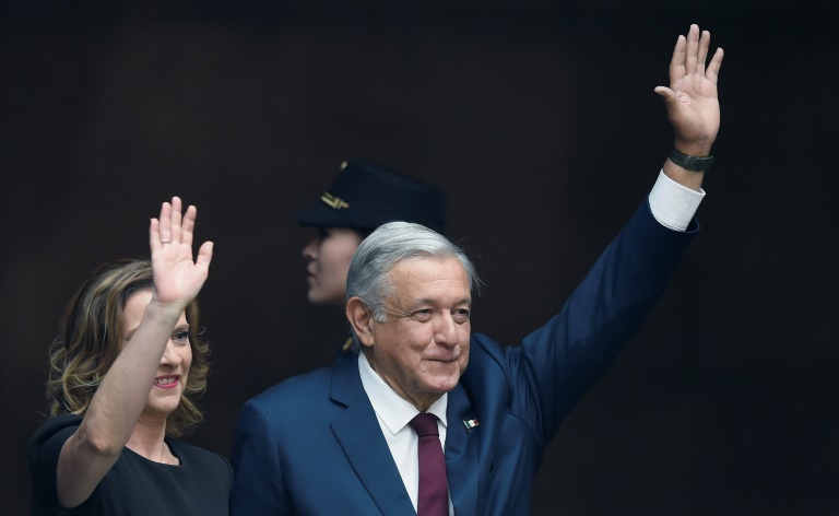 رئيس المكسيك يؤكد تنفيذه وعوده الانتخابية رغم تراجع النمو وتفشي العنف