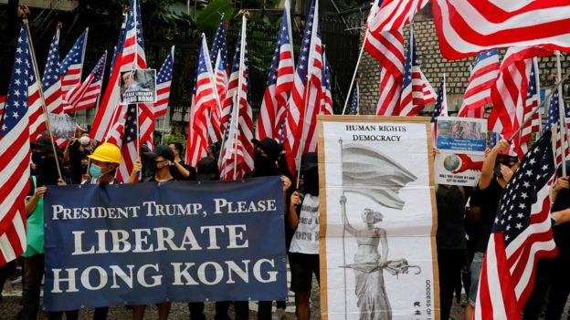 احتجاجات هونغ كونغ: المحتجون يناشدون ترامب التدخل لإنقاذ بلادهم