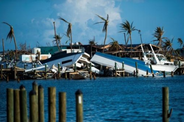 العاصفة الاستوائية هومبرتو تضرب الباهاماس