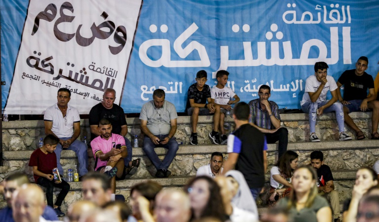 الإسرائيليون يعودون إلى صناديق الاقتراع والديموقراطية الفلسطينية تراوح مكانها