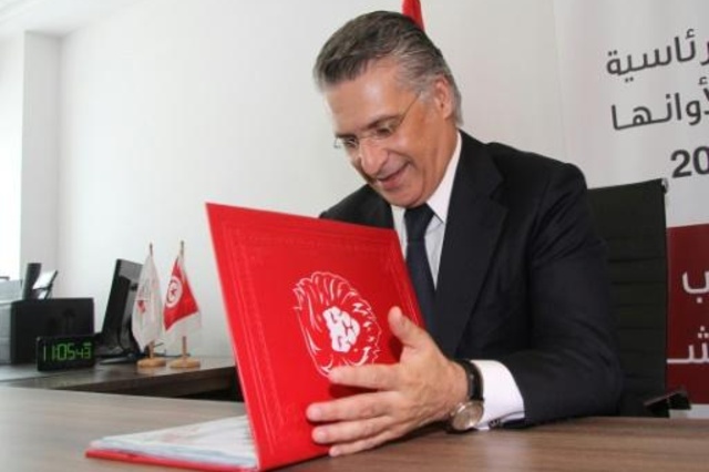 نبيل القروي قطب الإعلام التونسي يقدم ترشيحه للانتخابات الرئاسية للهيئة العليا المستقلة للانتخابات في العاصمة التونسية في 2 أغسطس 2019