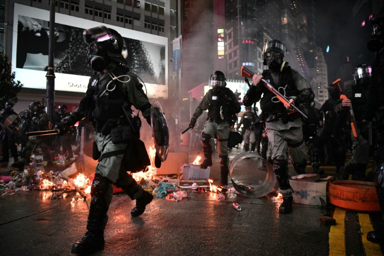 العفو الدولية تندد باستخدام الشرطة المفرط للقوة في تظاهرات هونغ كونغ