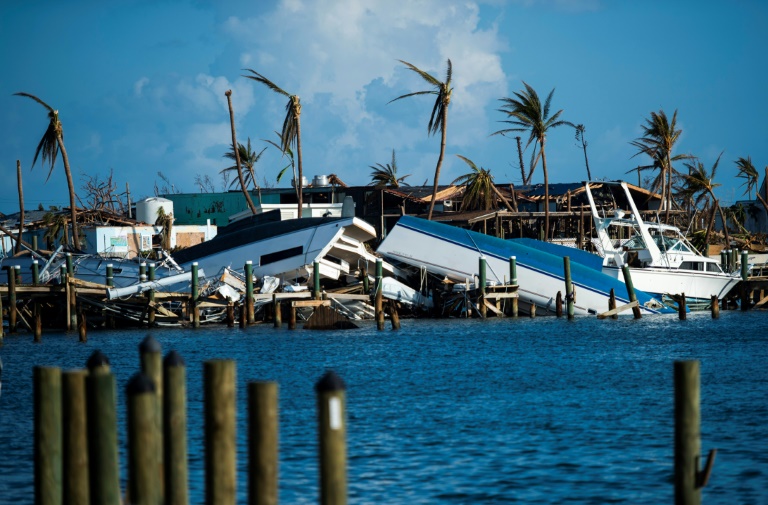 مراكب دمرت عند مرور الإعصار دوريان في تريجر كاي على شواطىء جزيرة أباكو في الباهاماس