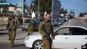 مقتل فلسطينية أشهرت سكينًا عند حاجز عسكري إسرائيلي