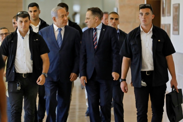 رئيس الوزراء الإسرائيلي بنيامين نتانياهو يصل لحضور اجتماع لحزب الليكود في القدس 