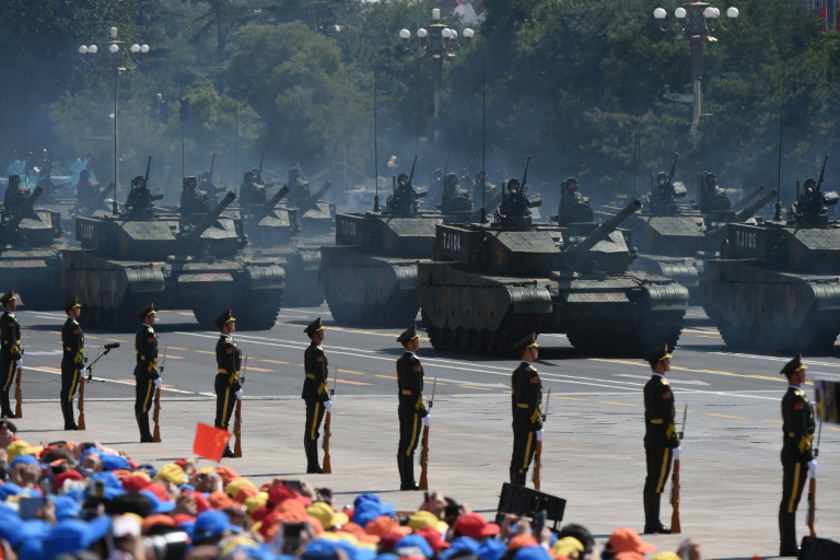 صورة من الارشيف للعرض العسكري في ساحة تيان ان مين في بكين في 3 ايلول/سبتمبر 2015.