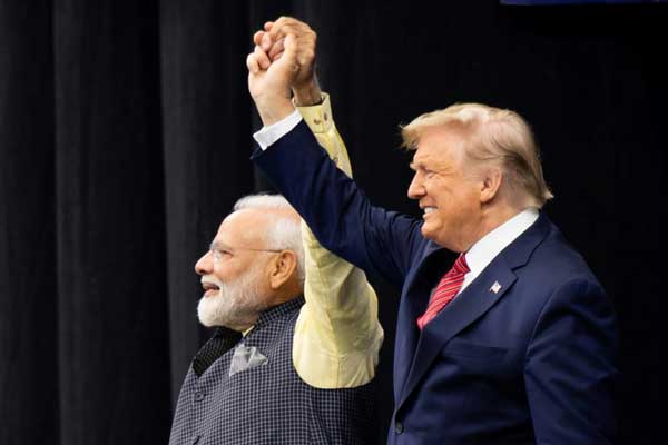 رئيس الوزراء الهندي ناريندرا مودي والرئيس الأميركي دونالد ترمب خلال تجمع للهنود الأميركيين في هيوستن في 22 سبتمبر 2019