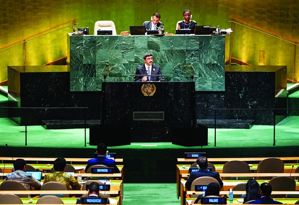عبد الله بن زايد ملقياً كلمة الدولة أمام الجمعية العامة للأمم المتحدة في نيويورك - وام
