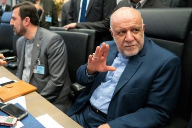 وزير النفط الإيراني بيجان نمدار زنقنة في فيينا في 1 تموز/يوليو 2019