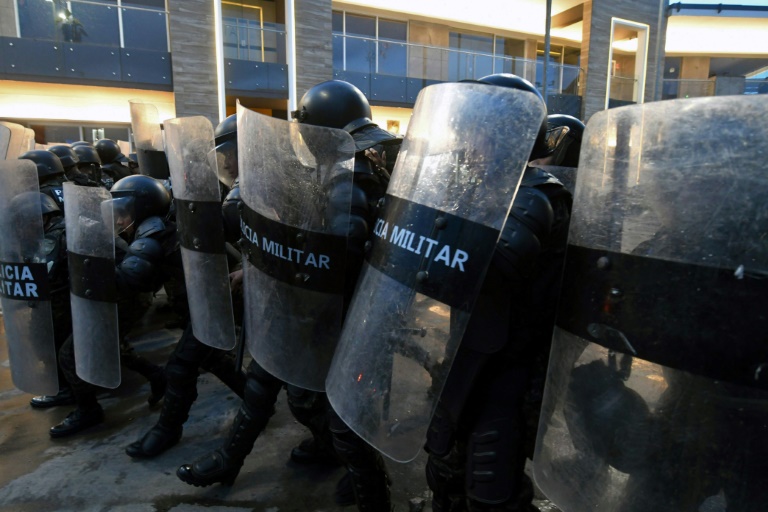 الشرطة تفرّق تظاهرة ضد الرئيس في هندوراس