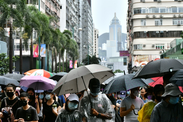 الشرطة تطلق الغاز المسيل للدموع في هونغ كونغ