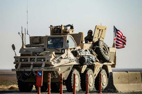  دوريات عسكرية أميركية في بلدة تل بيدر في ريف محافظة الحسكة في شمال شرق سوريا بتاريخ 12 أكتوبر 2019