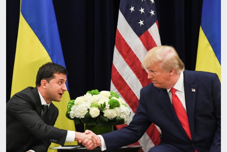 الرئيس الأوكراني ينفي أن يكون ترمب حاول 