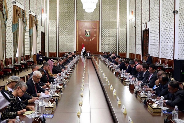 عبد المهدي مجتمعا مع رؤساء البعثات الدبلوماسية لدول العالم في العراق