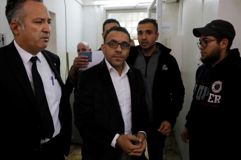 إسرائيل تعتقل مسؤولين فلسطينيين اثنين في القدس