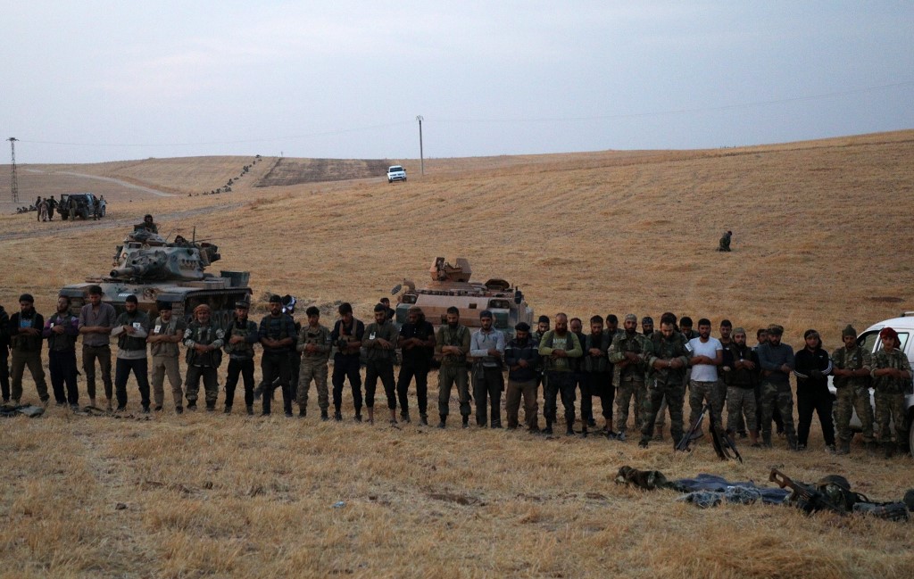 عناصر من الجيش الوطني السوري المدعوم من تركيا