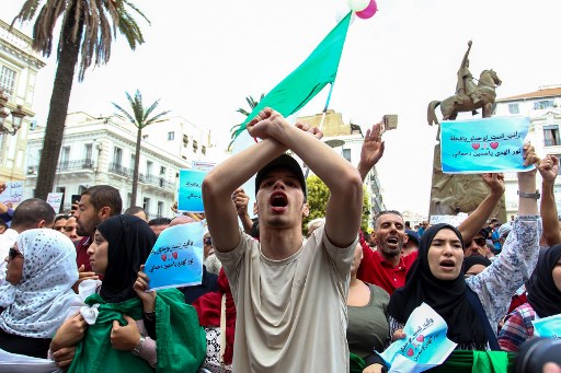 الطلاب يتظاهرون مجدّدا وسط الجزائر