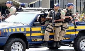 الشرطة البرازيلية تداهم منزل رئيس حزب الرئيس وسط فضيحة سياسية