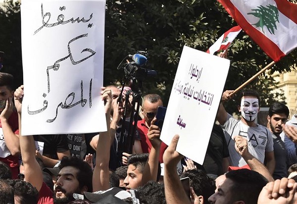 الاحتجاجات تعم مختلف المناطق اللبنانية