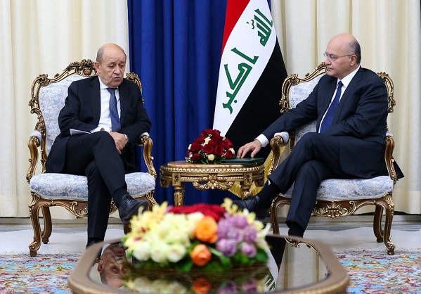 لودريان مجتمعا مع الرئيس العراقي برهم صالح في بغداد اليوم