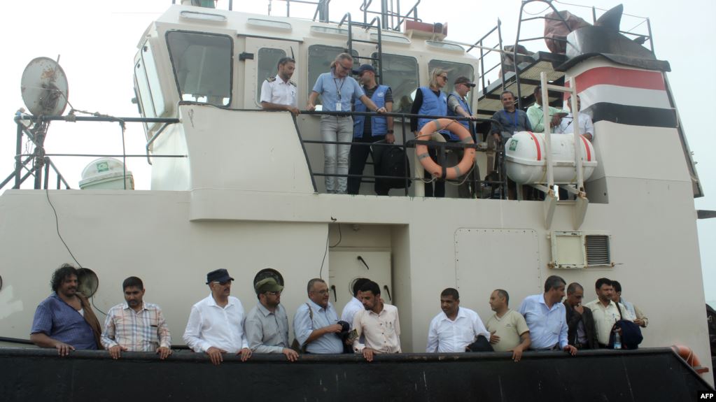 ممثلو الأمم المتحدة تجتمع مع ممثلين عن الحكومة اليمنية والحوثيين في سفينة في عرض البحر - أرشيفية