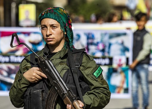 القوات الكردية تنسحب من مواقع حدودية مع تركيا