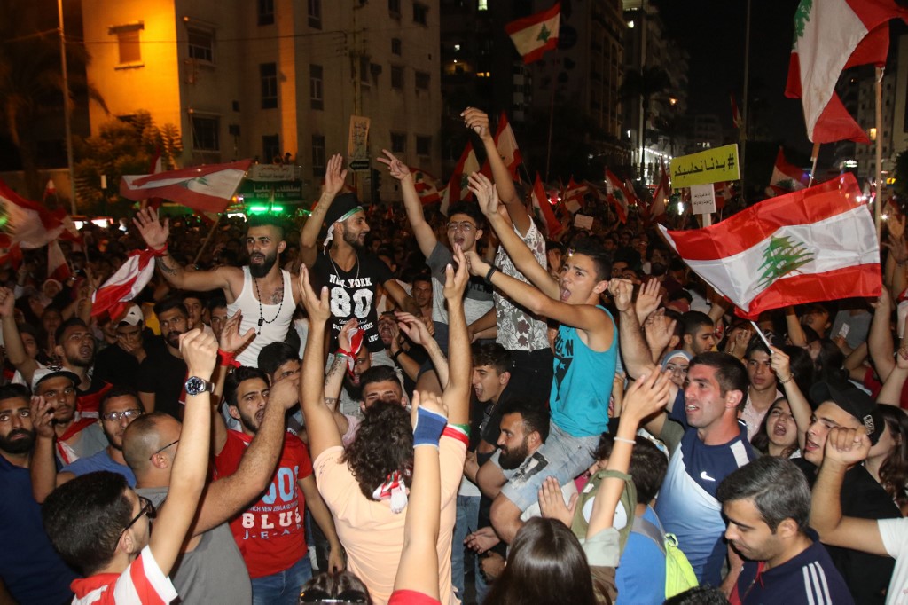 جانب من تظاهرات اللبنانيين في بيروت