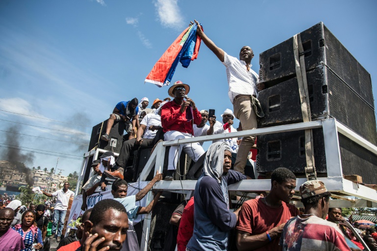 آلاف الهايتيين يتظاهرون للمطالبة باستقالة الرئيس
