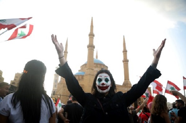 المحتجون في لبنان رفضوا ما قدمه رئيس الحكومة
