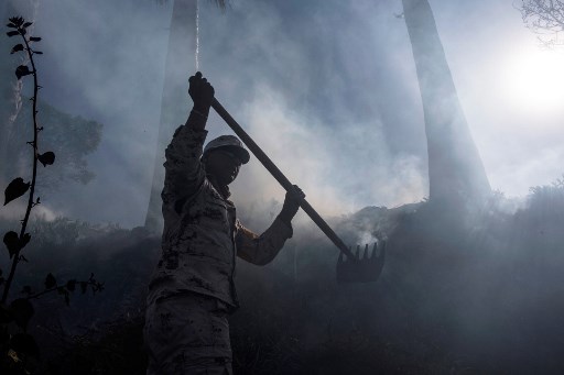 حرائق شديدة في كاليفورنيا وانقطاع للكهرباء في نهاية الأسبوع
