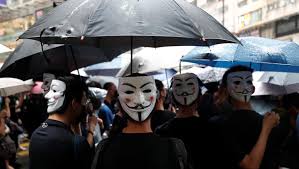 ناشطون يطعنون أمام القضاء في منع ارتداء الأقنعة قبل تظاهرة بمناسبة هالوين في هونغ كونغ