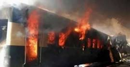 71 قتيلا في حريق قطار ركاب في باكستان