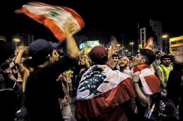 لبنانيون يتظاهرون في طرابلس في شمال لبنان