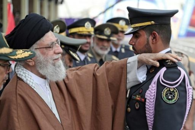 صورة وزّعها مكتب المرشد الأعلى للجمهورية الإيرانية علي خامنئي أثناء حفل في طهران، 30 تشرين الأول/اكتوبر 2019
