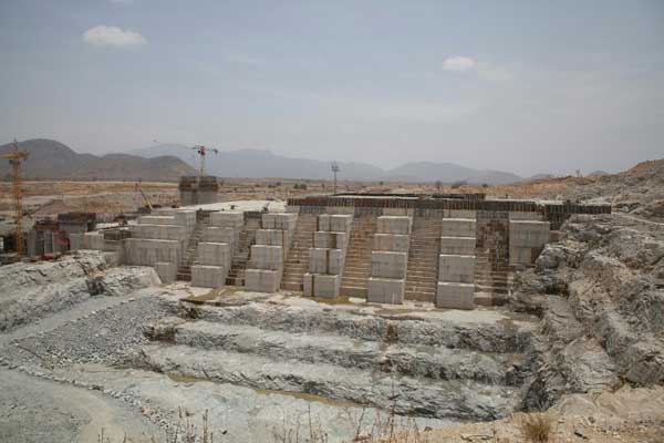 سد النهضة أثناء أعمال البناء في أثيوبيا في 31 مارس 2015