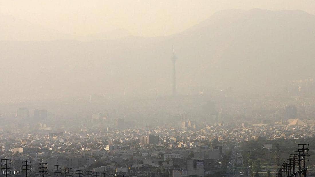 الهواء الملوث يحاصر طهران