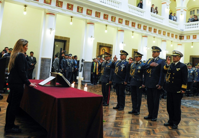 الرئيسة الموقتة لبوليفيا تشكل حكومة جديدة