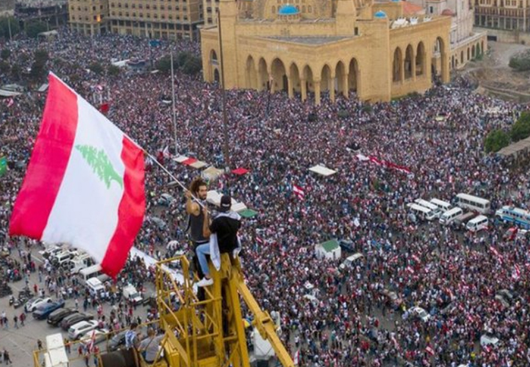ثورة لبنان كسرت قيود الطائفية والخوف