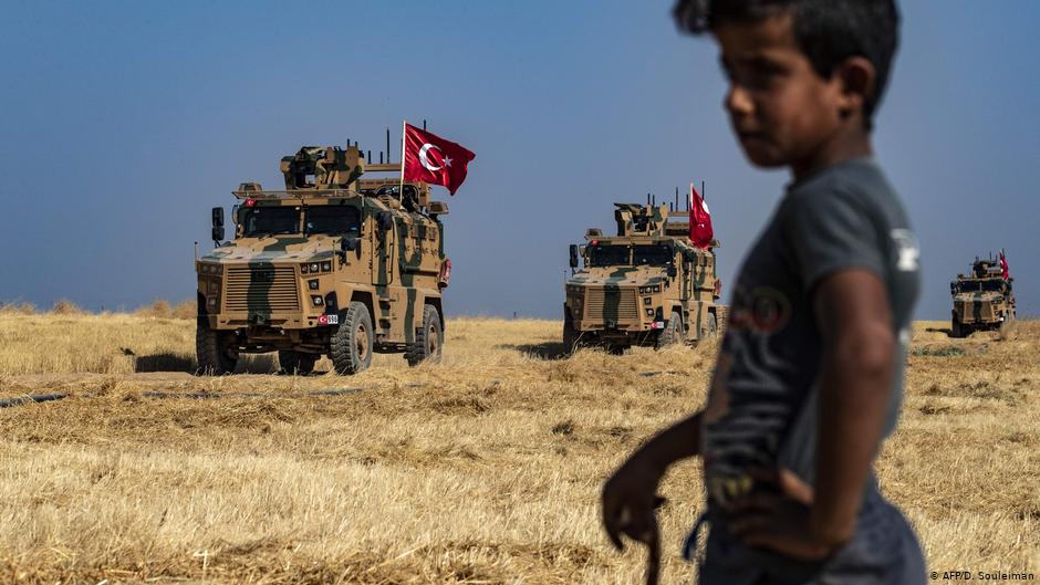 دوريات تركية خلال العملية العسكرية في شمال شرق سوريا