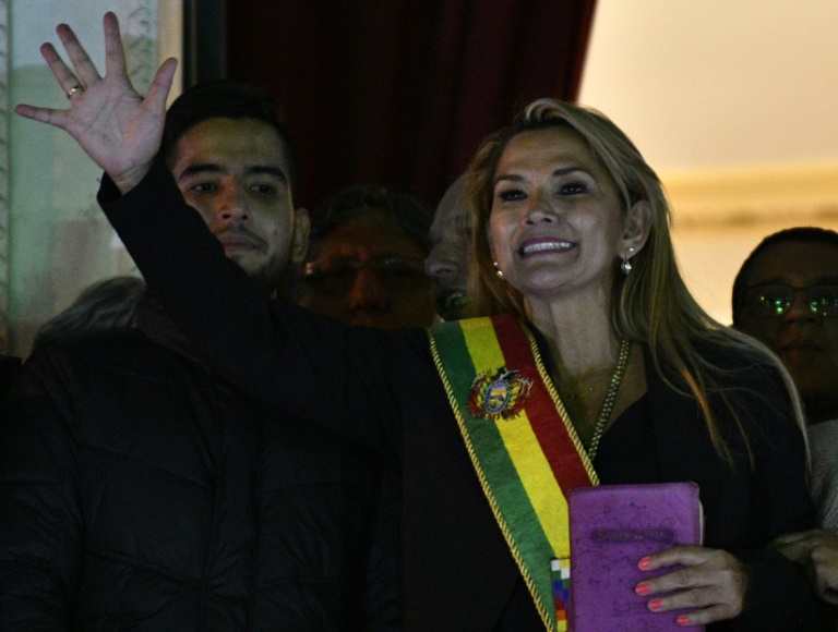 فرنسا تقول إنها أخذت علما بالانتقال السياسي في بوليفيا