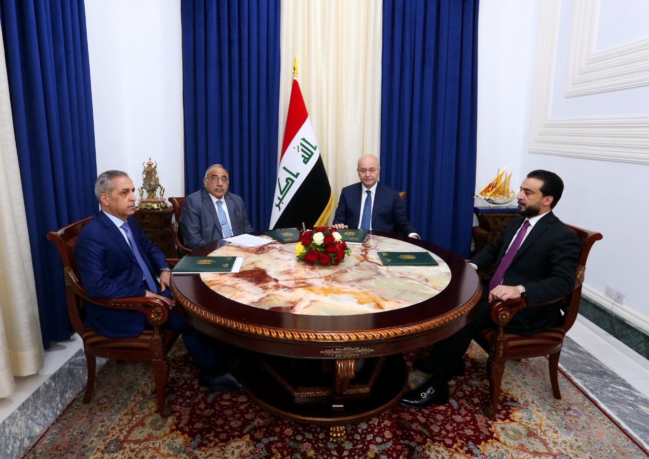الرؤساء العراقيون الاربعة من اليمين للبرلمان والجمهورية والحكومة والقضاء خلال اجتماعهم