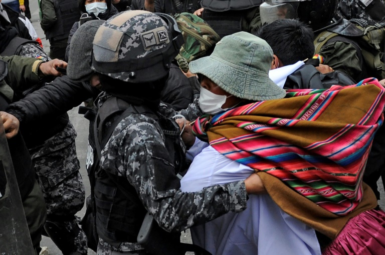 مواجهات بين الشرطة ومؤيدين لإيفو موراليس في 13 نوفمبر 2019 في لاباز