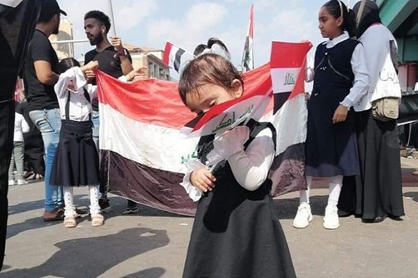 أصغر متظاهرة عراقية من محافظة ميسان الجنوبية