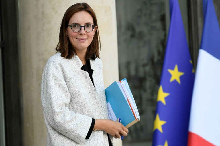 وزيرة الشؤون الأوروبية الفرنسية أميلي دو مونشالان تغادر قصر الإيليزيه في 9 تشرين الأول/أكتوبر 2019