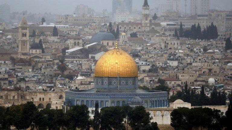 إسرائيل تغلق عدة مؤسسات فلسطينية في القدس