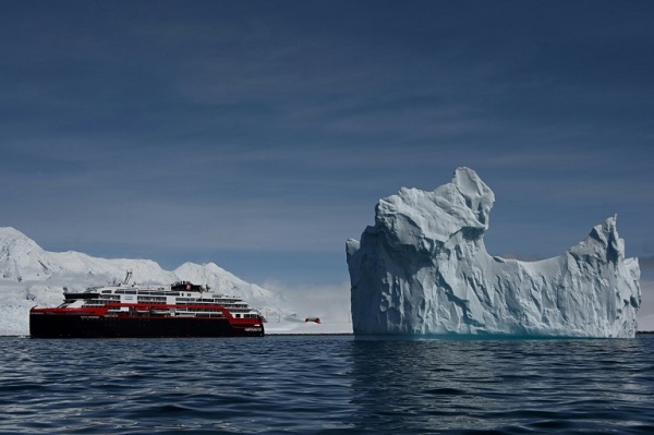 رحلة نحو جزيرة هاف مون في القطب الجنوبي في التاسع من نوفمبر 2019