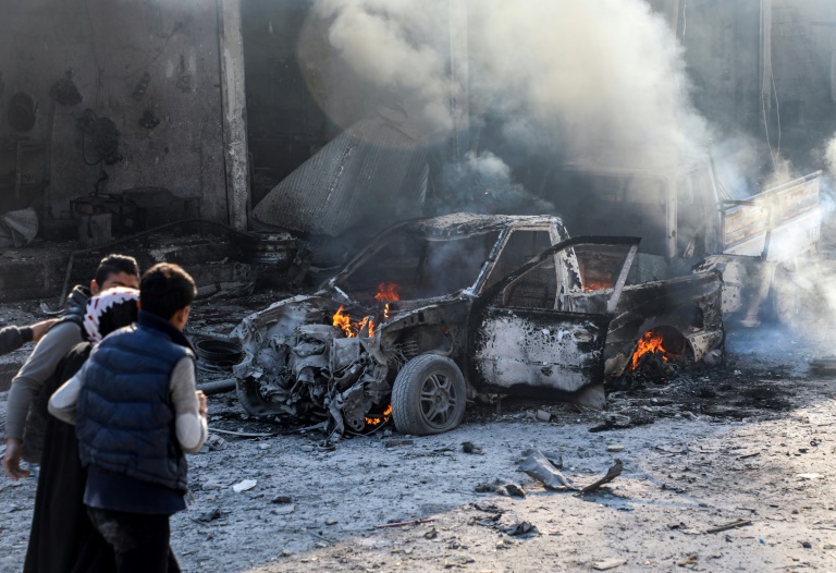 مقتل 17 شخصاً بتفجير سيارة مفخخة في شمال سوريا